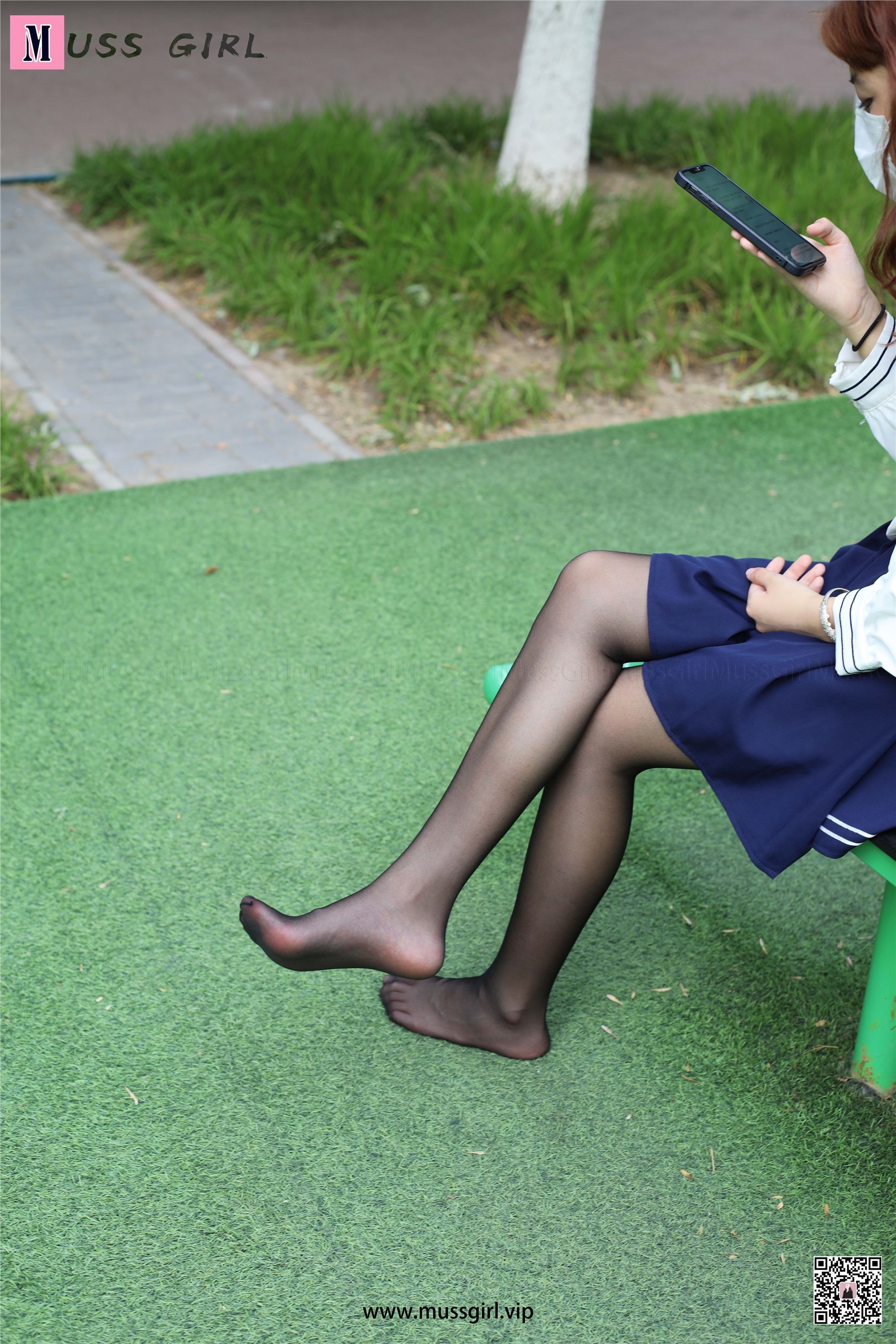 MussGirl慕丝女郎  NO.216 草地JK制服黑丝4